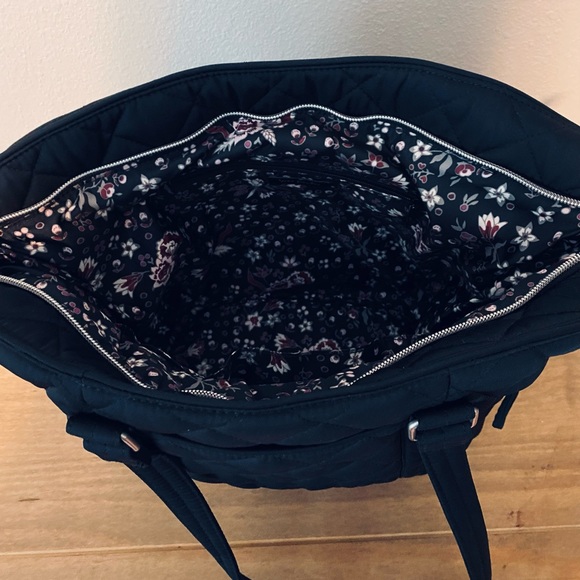 Vera Bradley Handbag - Picture 3 of 4